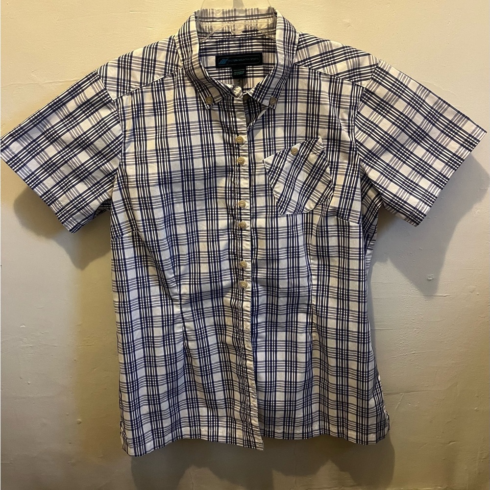 WOMEN’S EASTERN MOUNTAIN SPORTS BUTTON DOWN SHIRT - XL